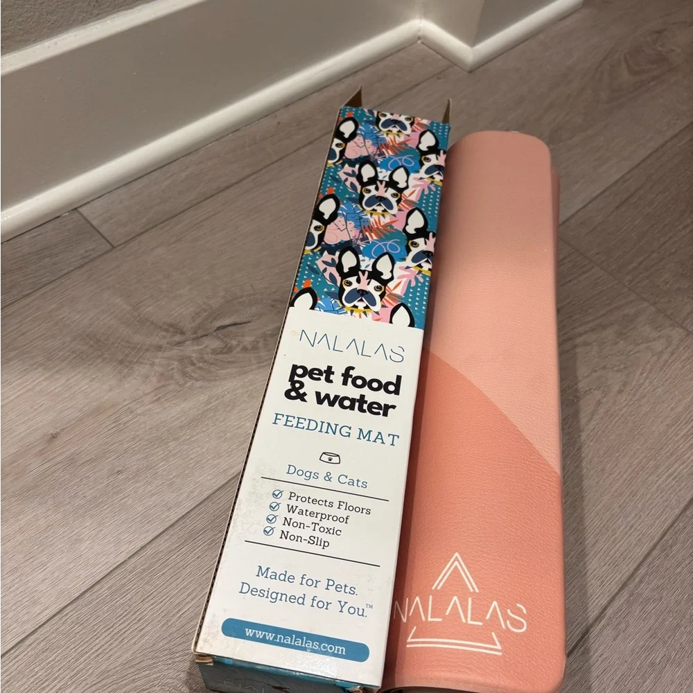 NALALAS Pet Feeding Mat - Brand New
